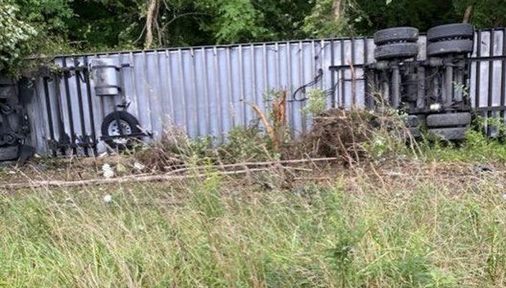A truck carrying Moderna vaccines crashed near Morgantown, W.Va., on Aug. 27. Photo: West Virginia 511